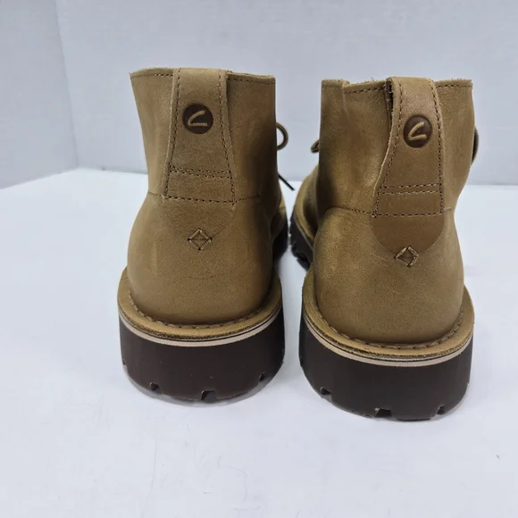 Clarks Overdale Mid Wheat Nubuck Leather Chukka Boots for  display picture 2